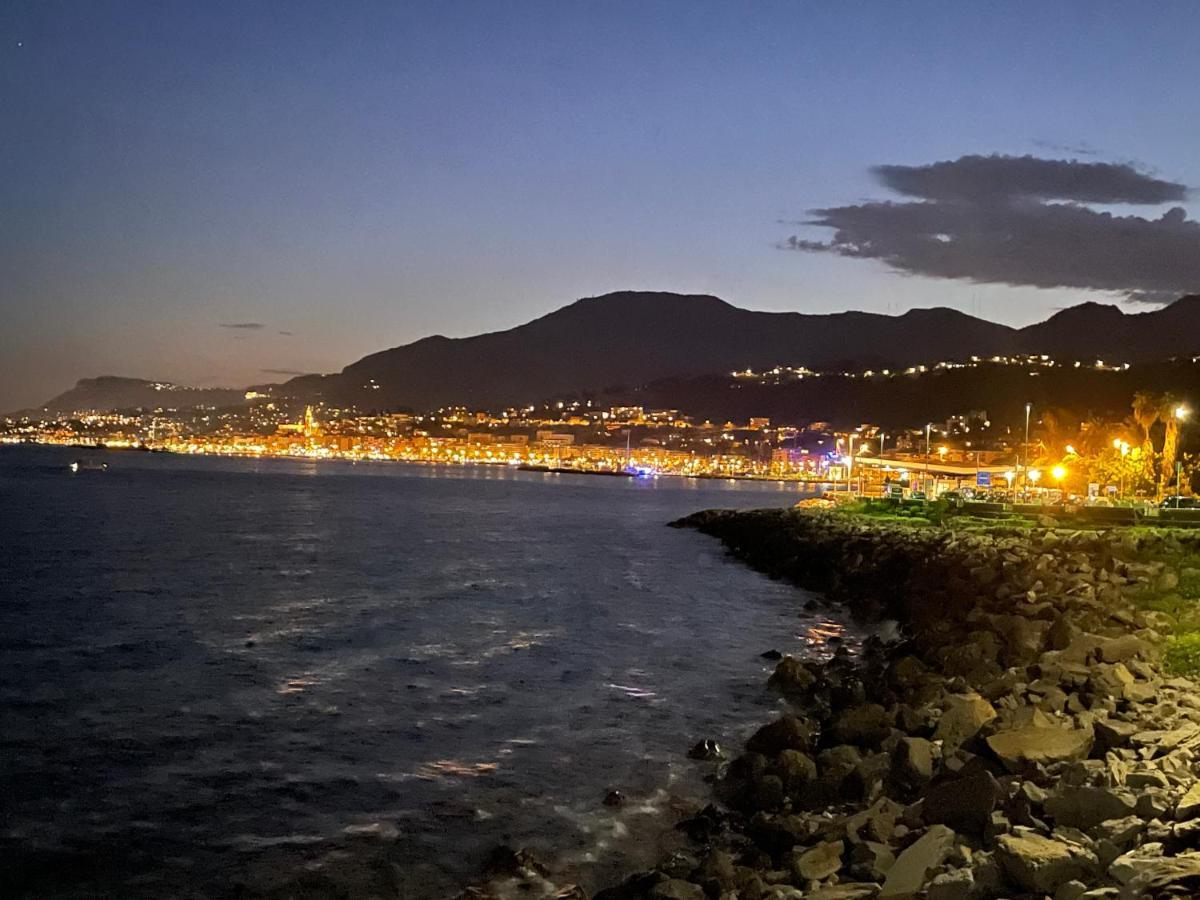 Menton Centre Vue Imprenable Sur Mer Et Jardin Bioves エクステリア 写真